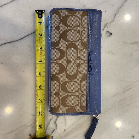 COACH Periwinkle blue/lavender zipped wallet with bow detail - Picture 3 of 5